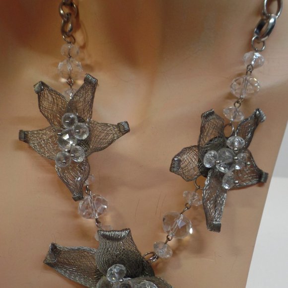 JLO Silvertone Floral Mesh Necklace 22" - Picture 2 of 12